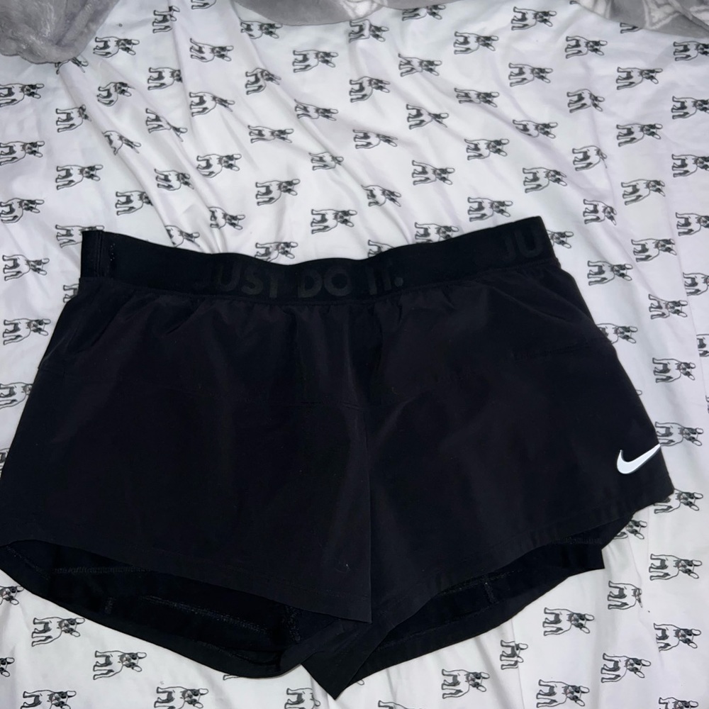 Black Nike shorts